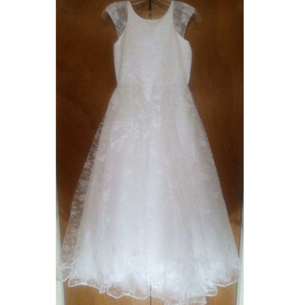 Ariana Vara Lace Wedding Dress - White - Lace - Size 12